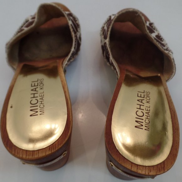 Michael  Kors Nailhead Trim Calf Hair Wood Heels Bold Stitching Mules Clogs Sz 8 - Picture 15 of 15